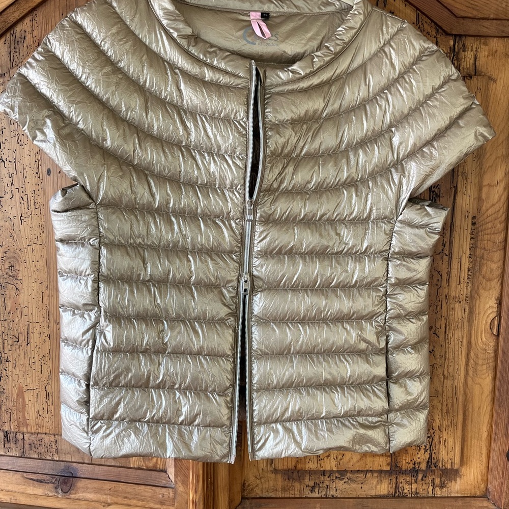 Cotes of London beautiful vest no tags brand new